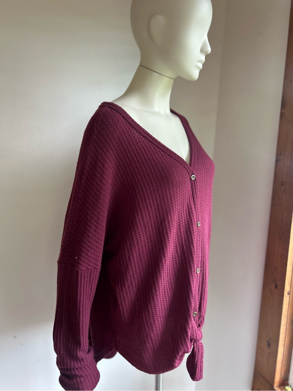 Iwollence Waffle-Knit Button Front Sweater in Berry xl